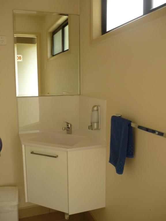 Open Plan Motel Style Air Conditioned Cabin