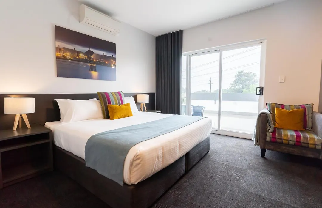 Coniston Hotel Wollongong-1